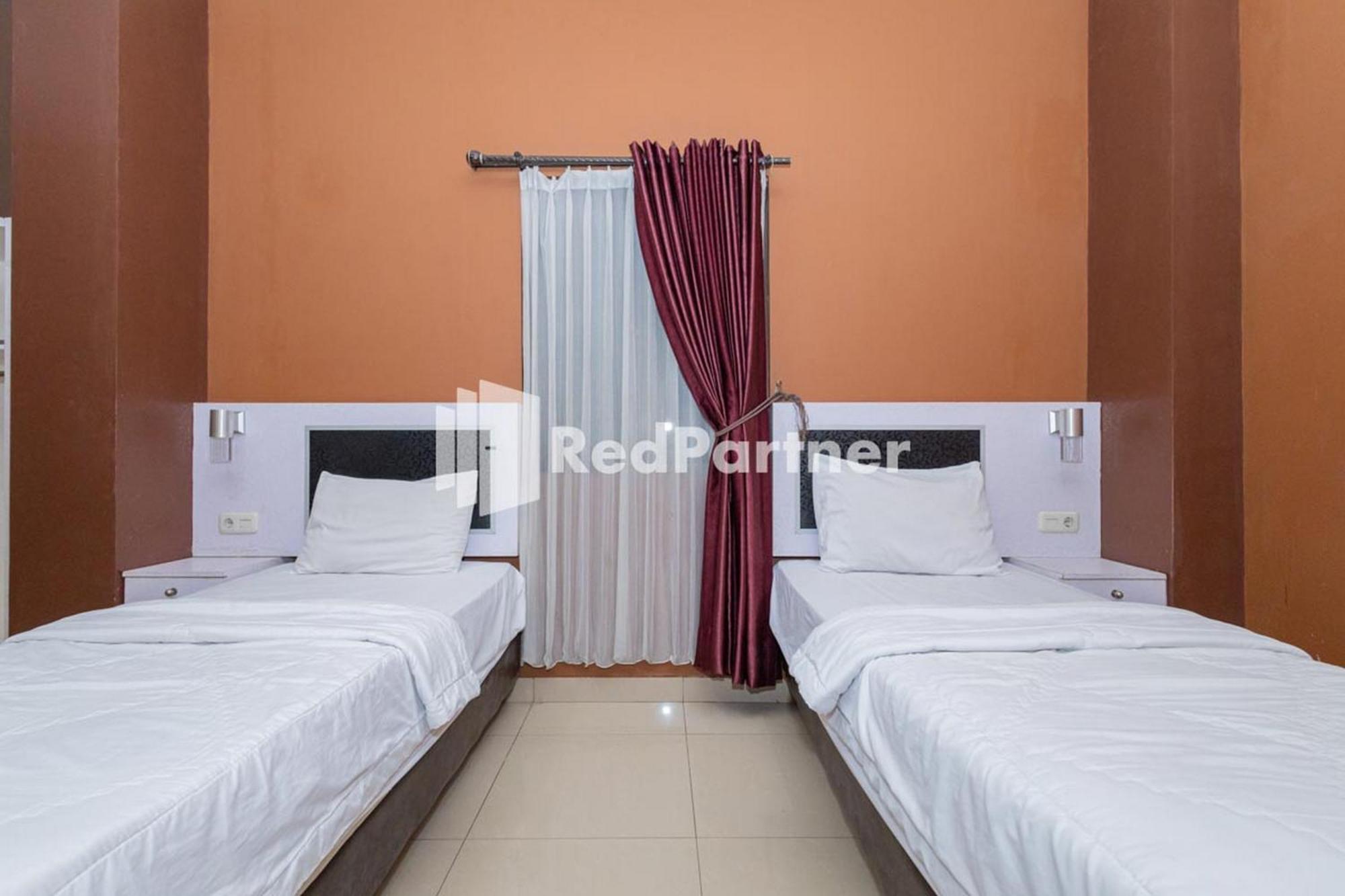 Star Hotel Jaksa Mitra Reddoorz Jakarta Exterior foto