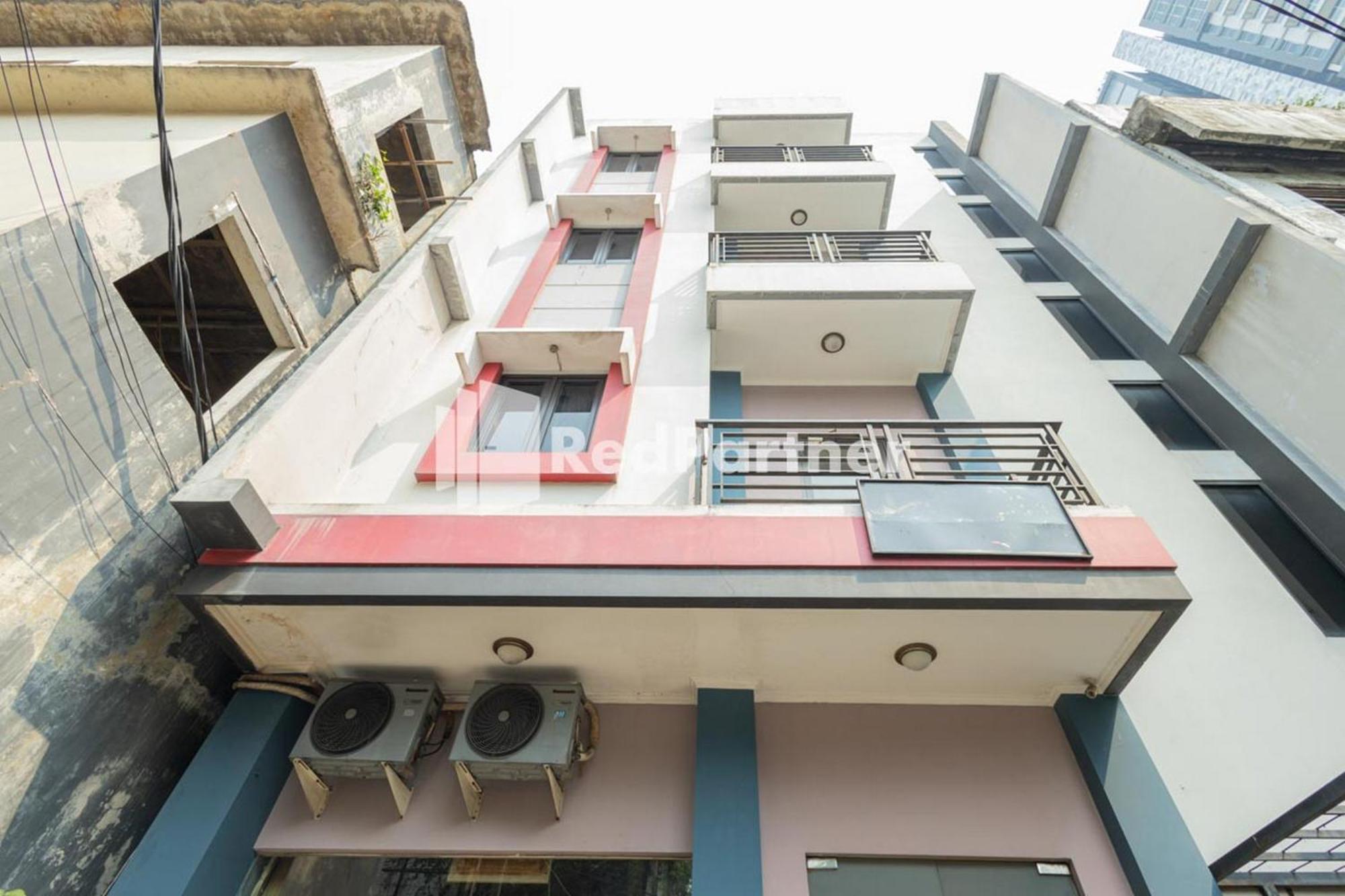 Star Hotel Jaksa Mitra Reddoorz Jakarta Exterior foto