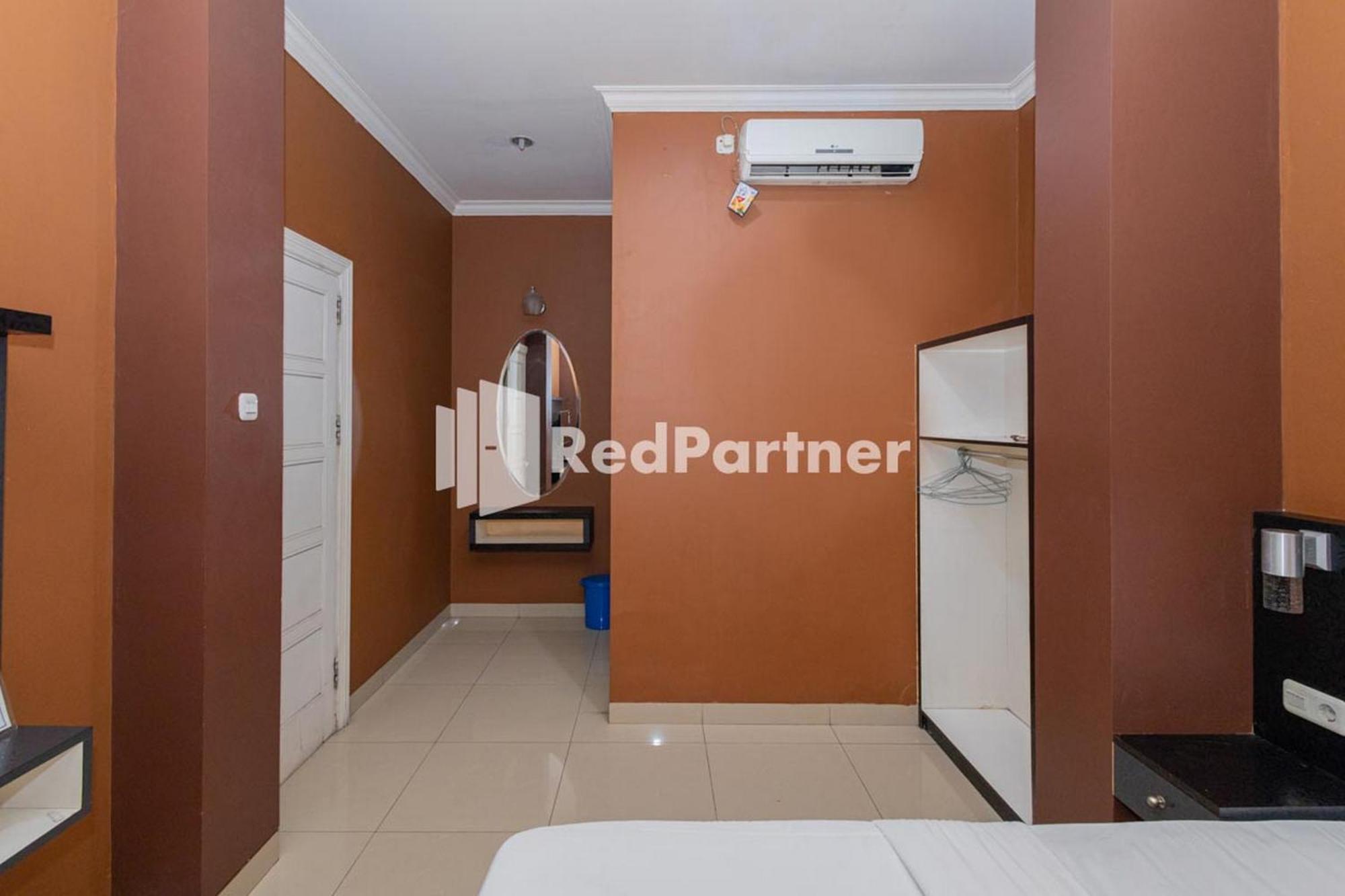 Star Hotel Jaksa Mitra Reddoorz Jakarta Exterior foto